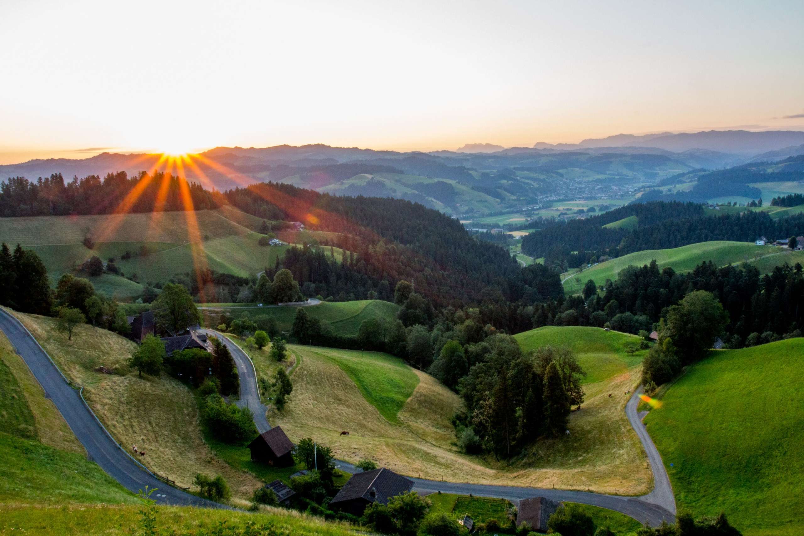 Schöne Sonnenuntergang-Stimmung von der Moosegg über Langnau.